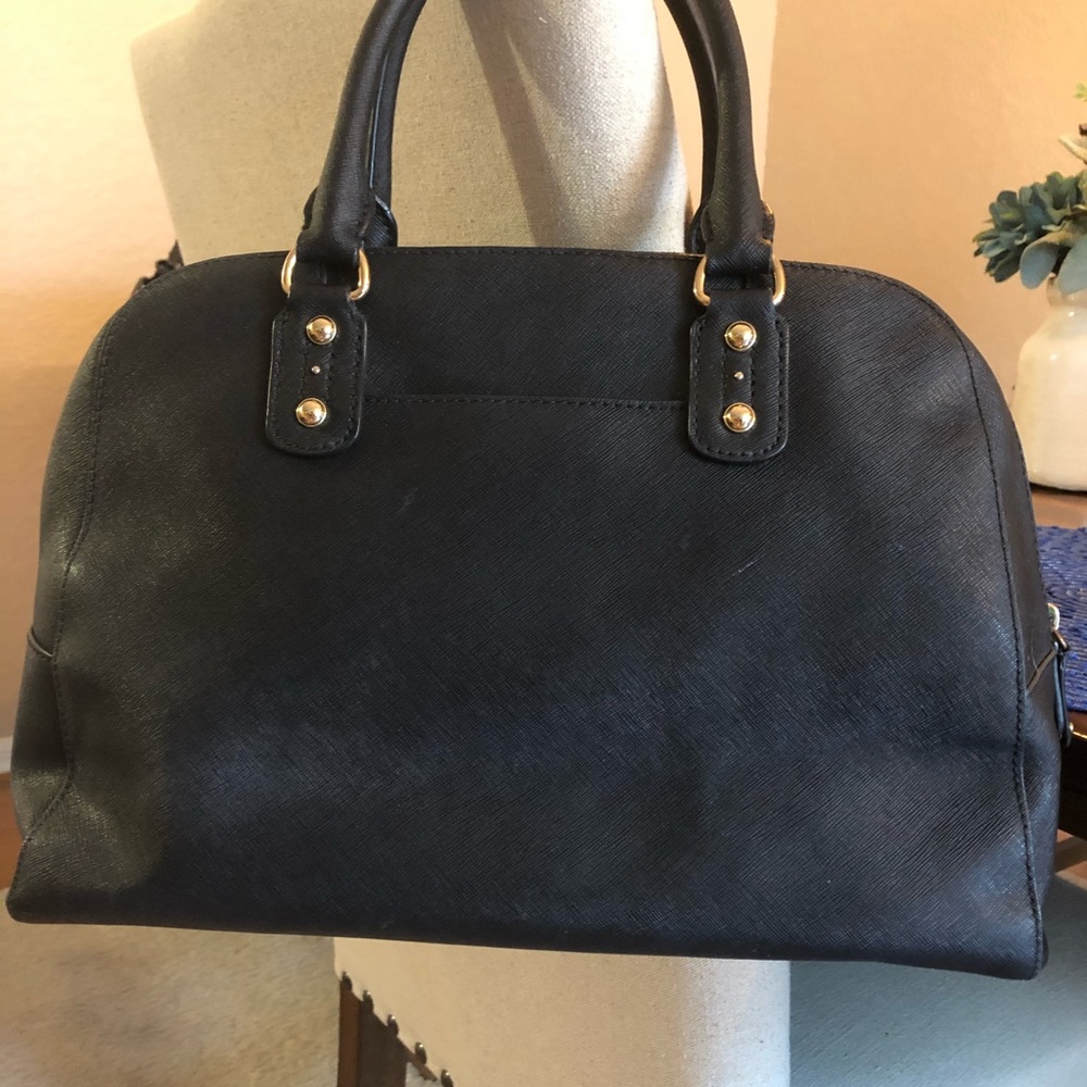 Michael Kors medium sized tote. - Picture 2 of 3